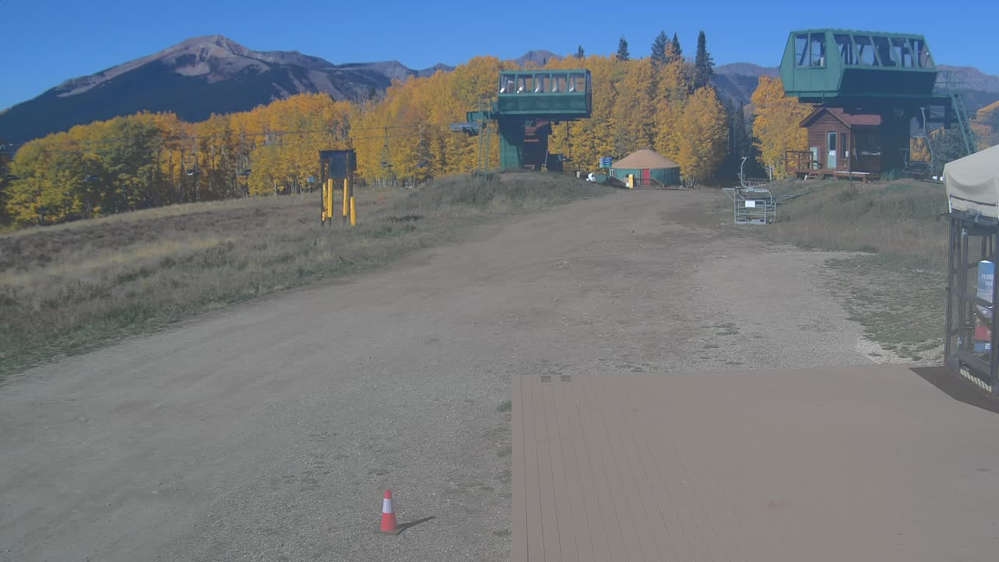 Umbrella Bar at Ten Peaks stream