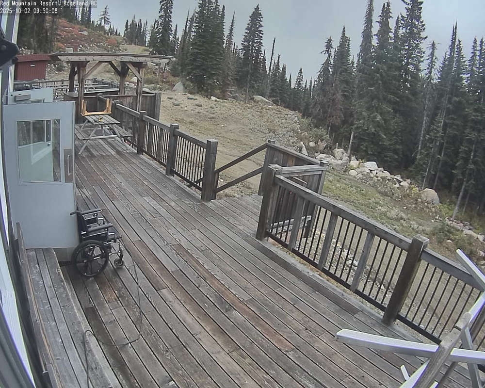 Red Resort - Paradise Lodge Deck Cam