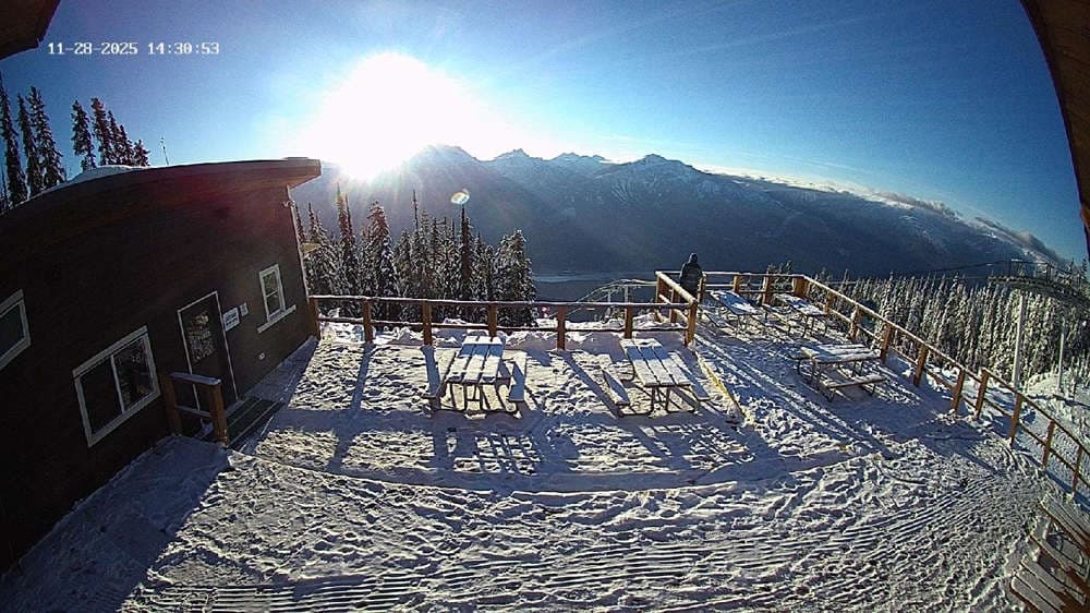Revelstoke: Top of Upper Gondola Cam