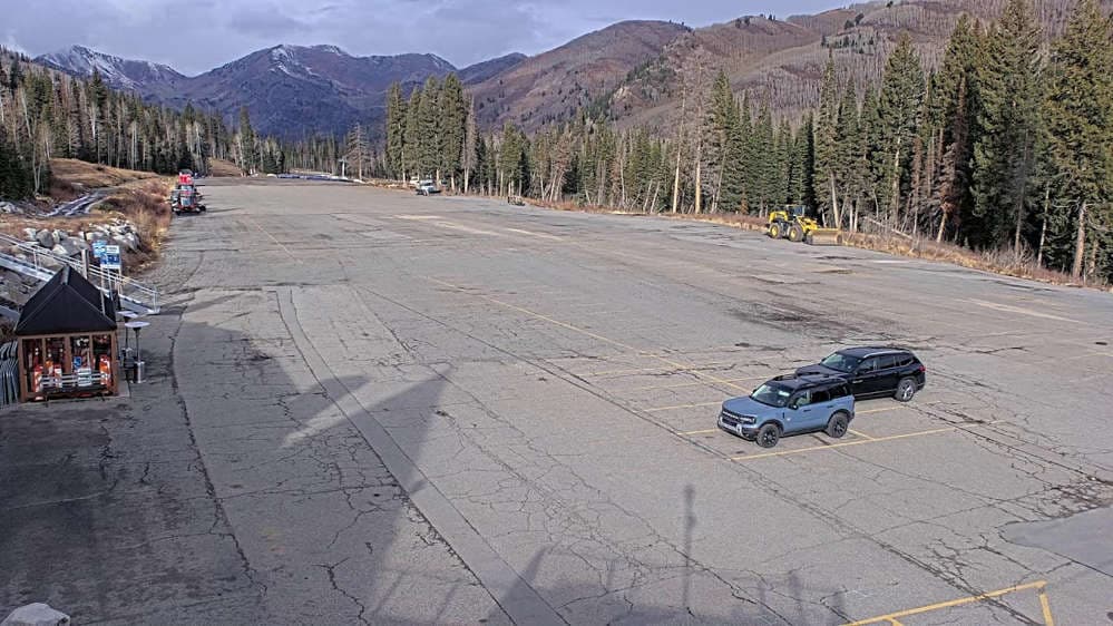 Solitude: Moonbeam Parking Lot Cam